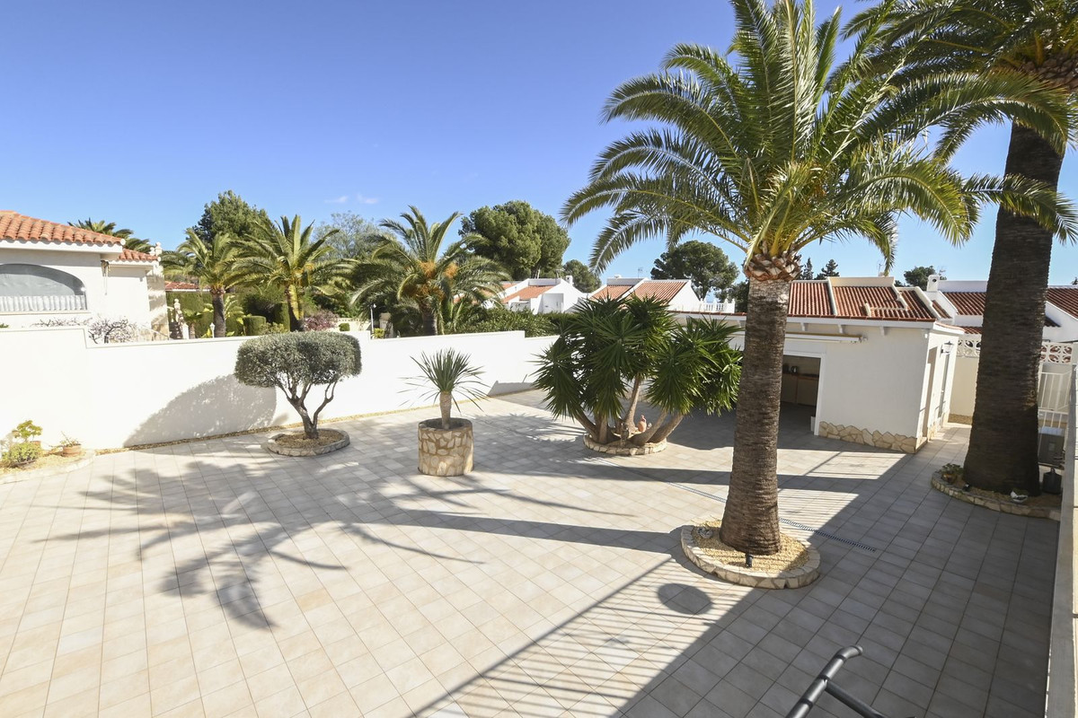 House – Detached Villa in La Nucia