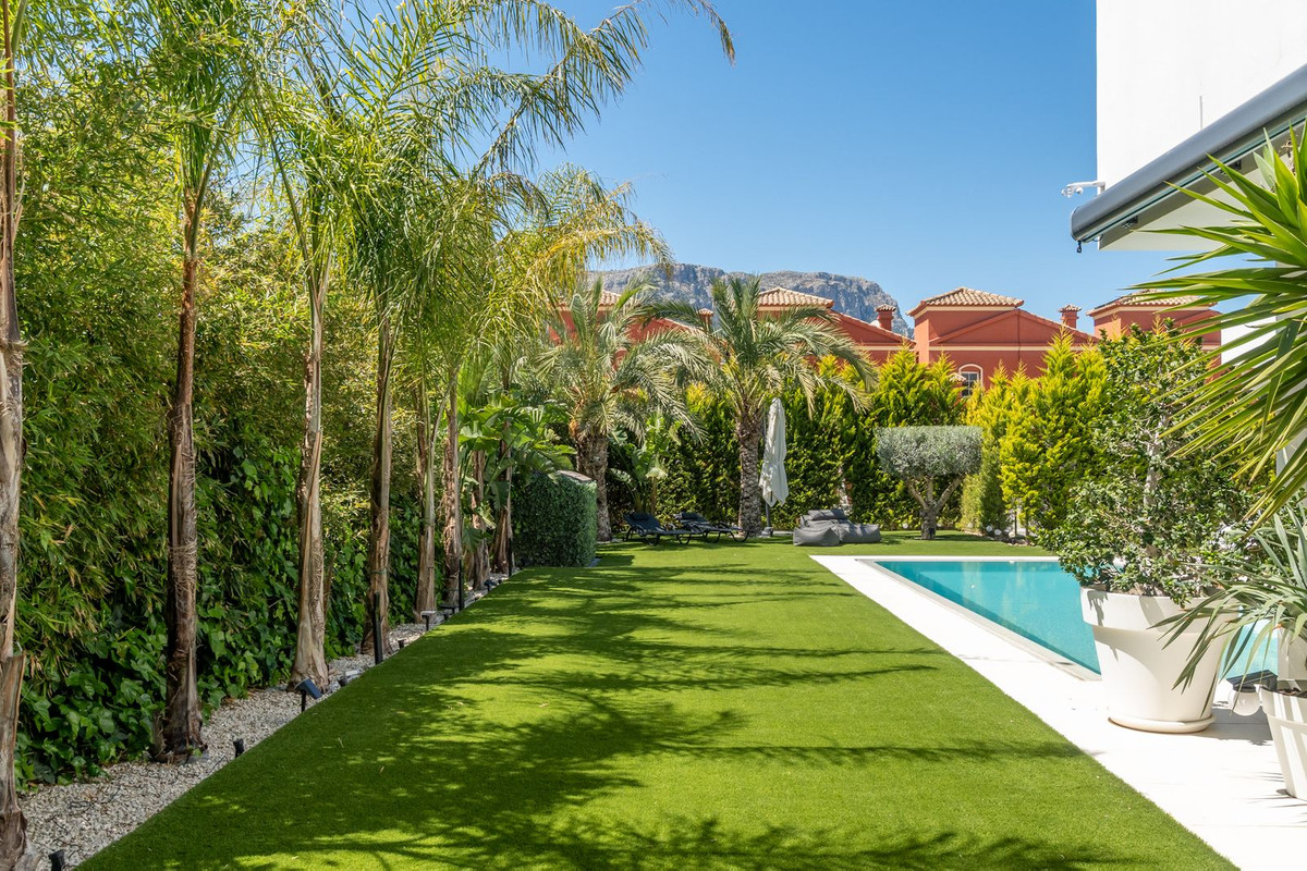 House – Detached Villa in Calpe