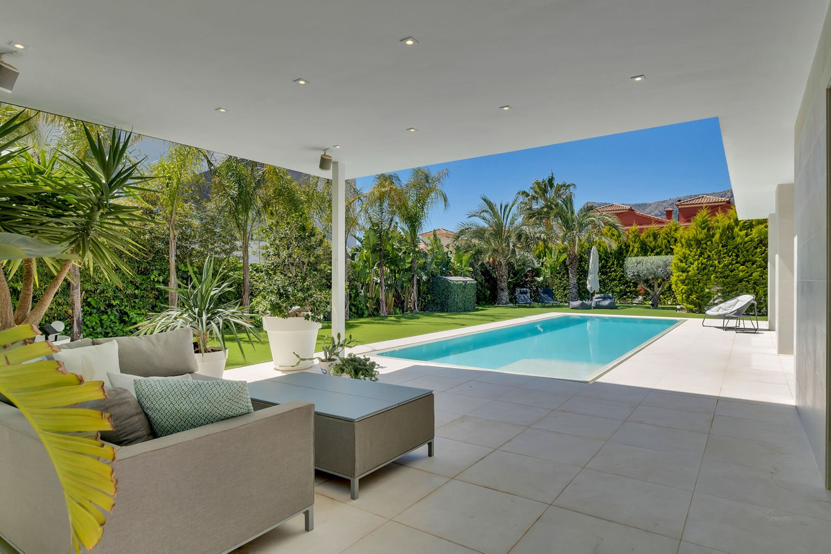 House – Detached Villa in Calpe