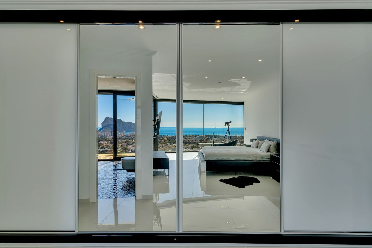 House – Detached Villa in Calpe