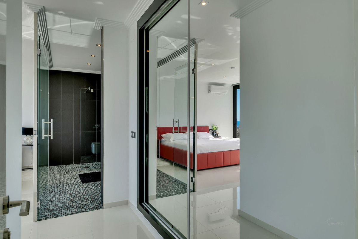 House – Detached Villa in Calpe