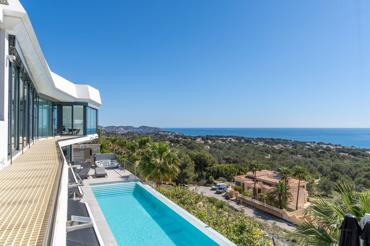 House – Detached Villa in Calpe