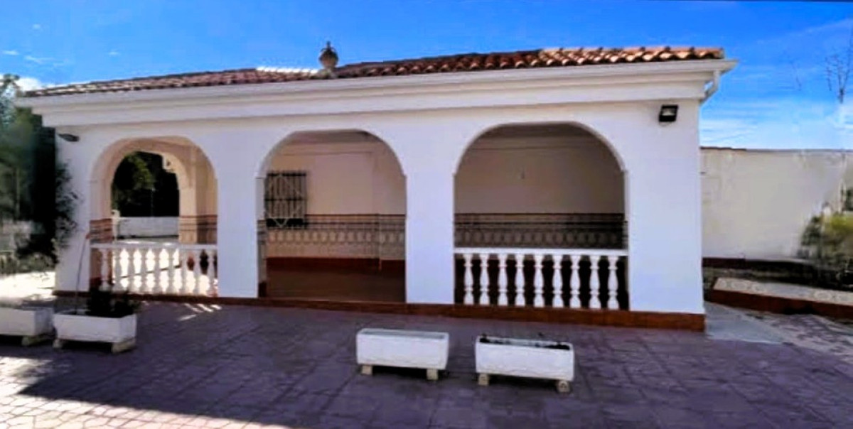 House – Detached Villa in Elche