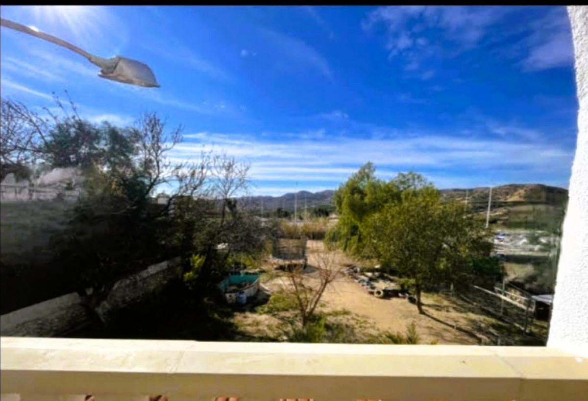 House – Detached Villa in Elche