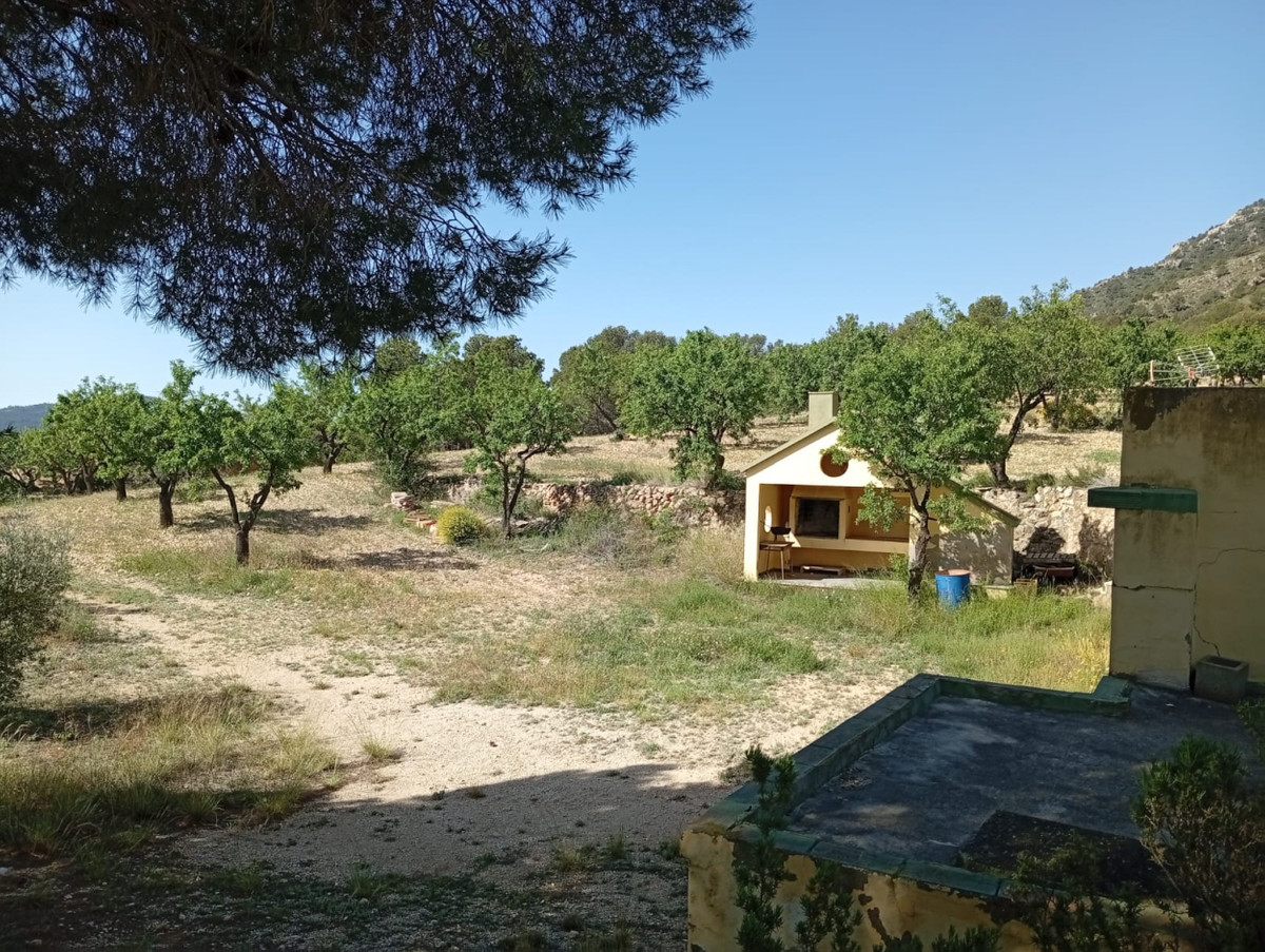 House – Cave House in Salinas