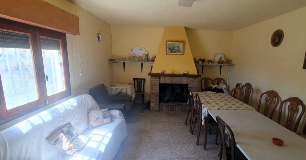 House – Cave House in Salinas