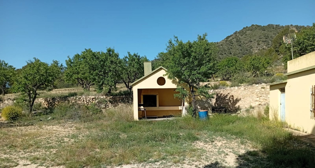 House – Cave House in Salinas