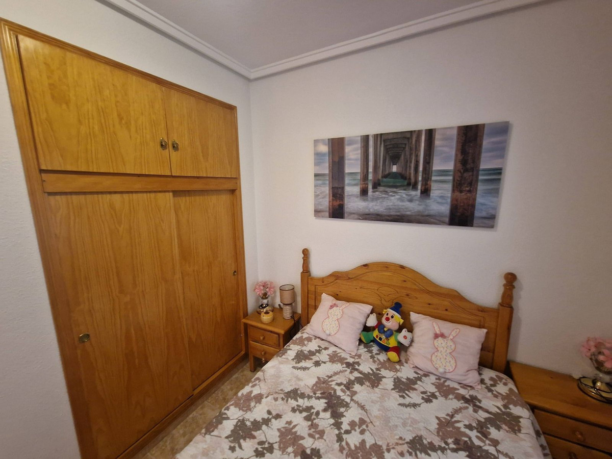 Apartment – Middle Floor Apartment in Torrevieja