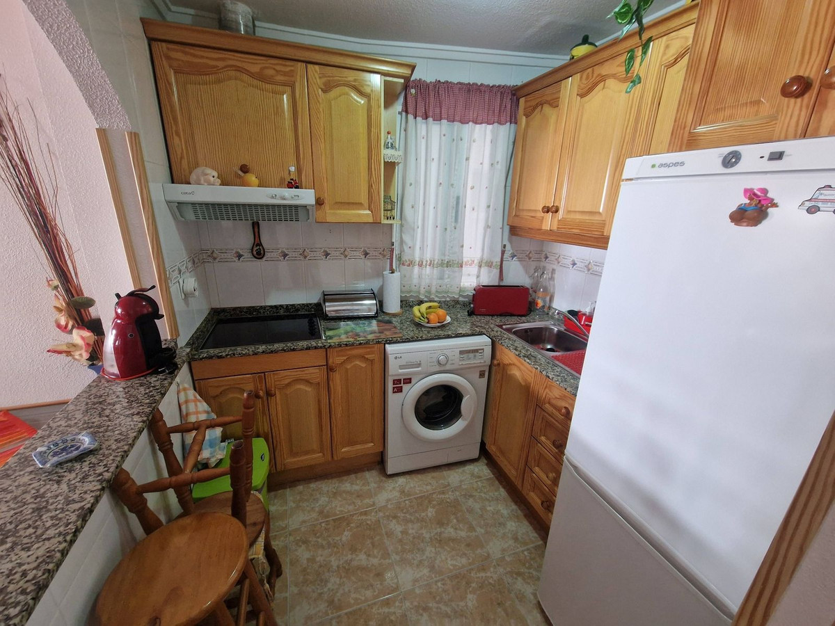 Apartment – Middle Floor Apartment in Torrevieja
