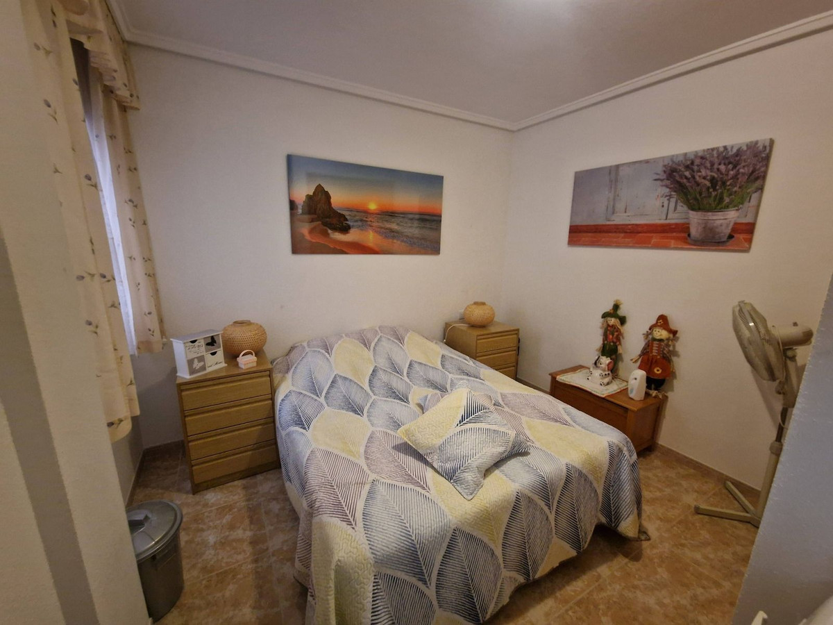 Apartment – Middle Floor Apartment in Torrevieja