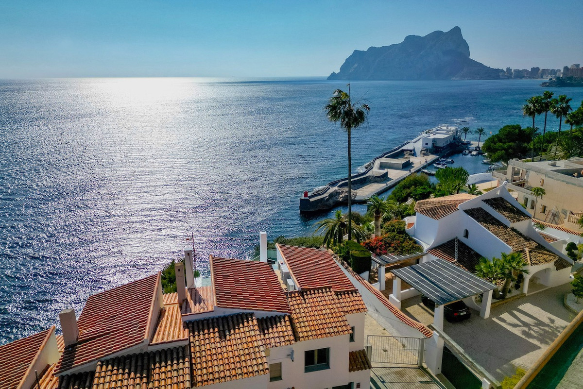 House – Detached Villa in Calpe