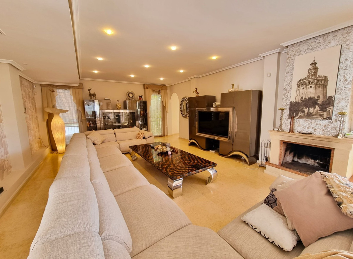 ShowFeedImage House – Detached Villa in Torrevieja