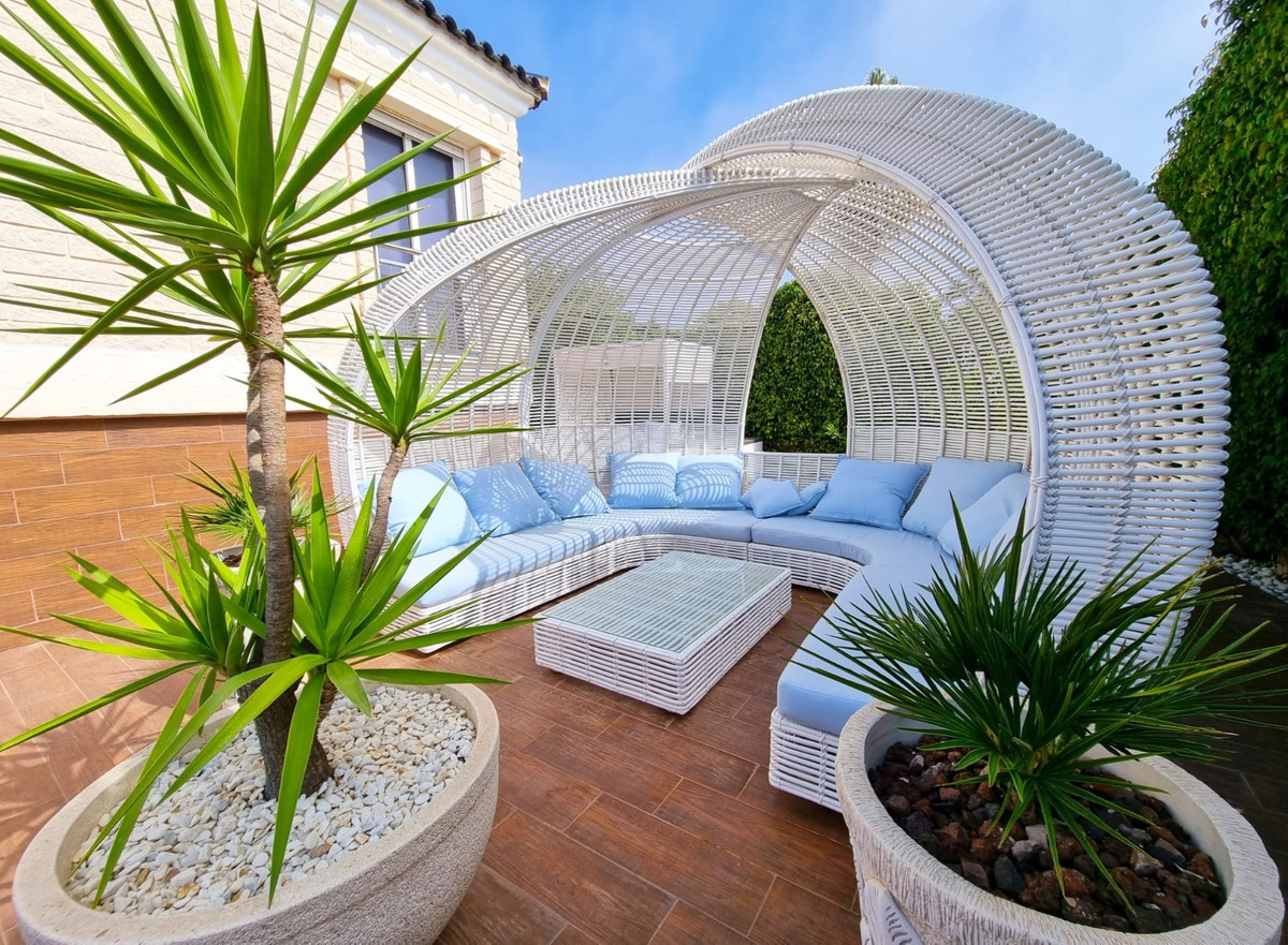 ShowFeedImage House – Detached Villa in Torrevieja