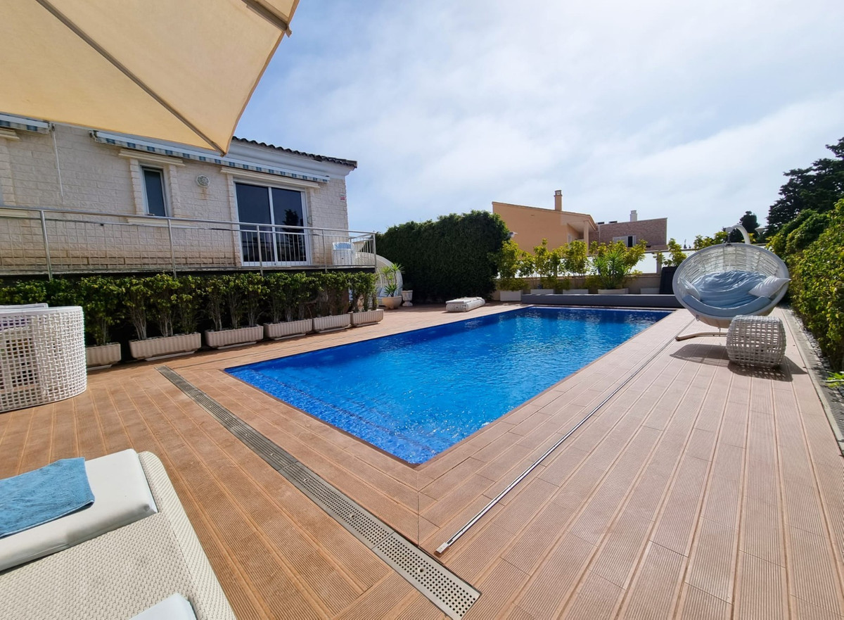 ShowFeedImage House – Detached Villa in Torrevieja