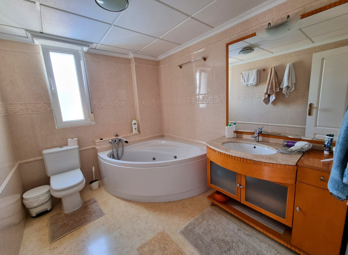 ShowFeedImage House – Detached Villa in Torrevieja