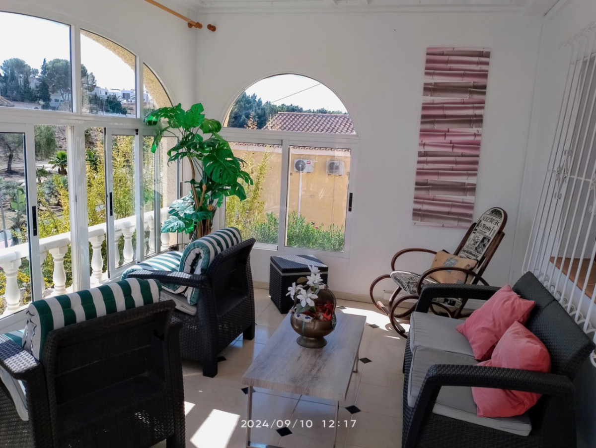 House – Detached Villa in Torrevieja