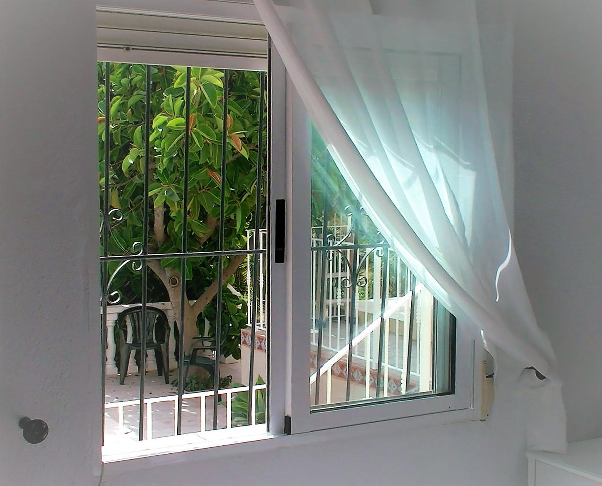 House – Detached Villa in Torrevieja