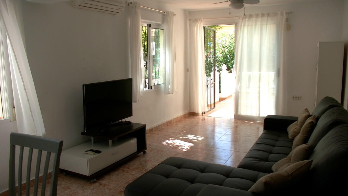 House – Detached Villa in Torrevieja