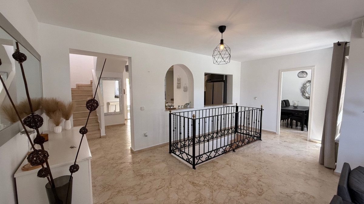 ShowFeedImage House – Detached Villa in Orihuela