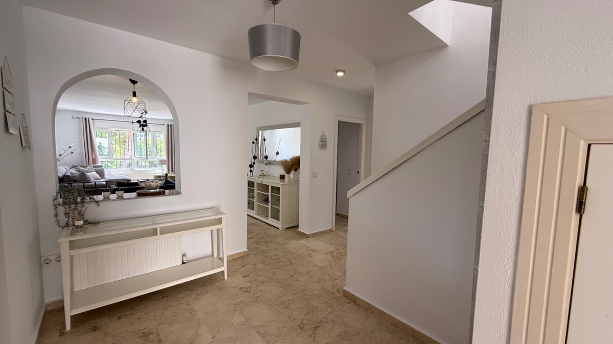 ShowFeedImage House – Detached Villa in Orihuela