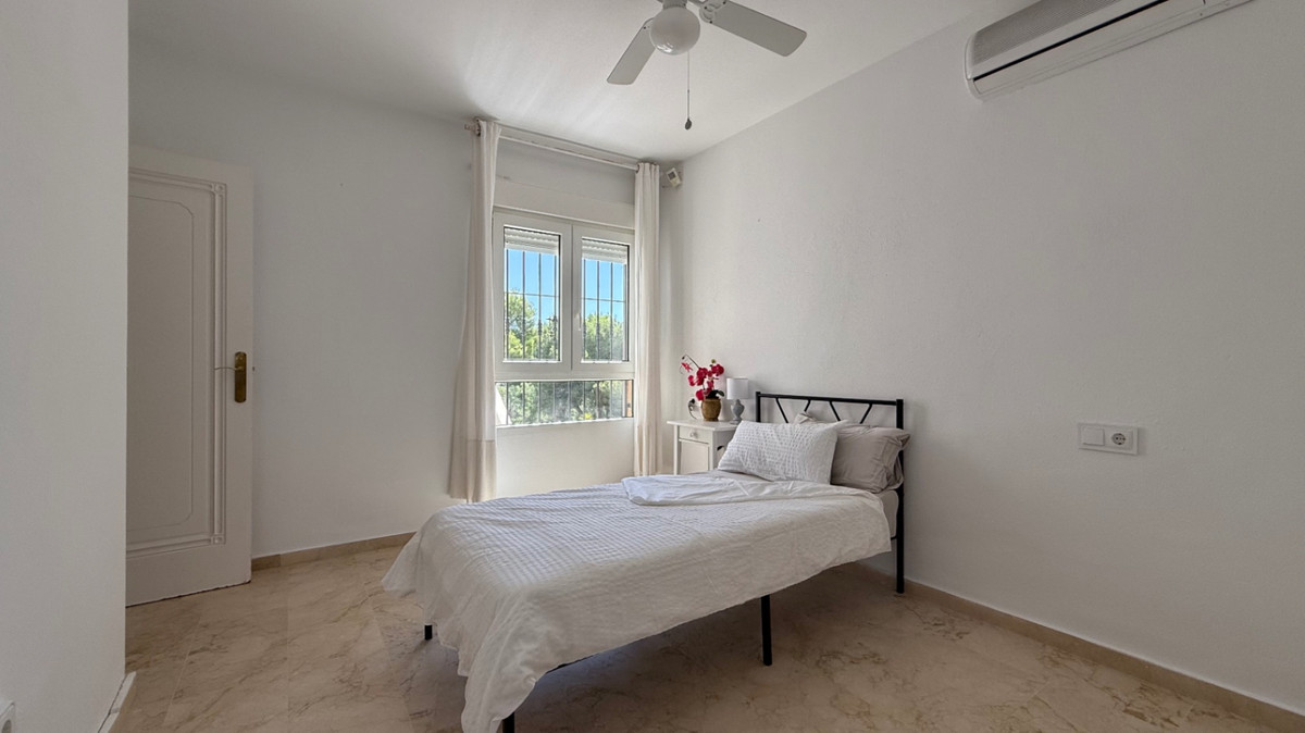 ShowFeedImage House – Detached Villa in Orihuela