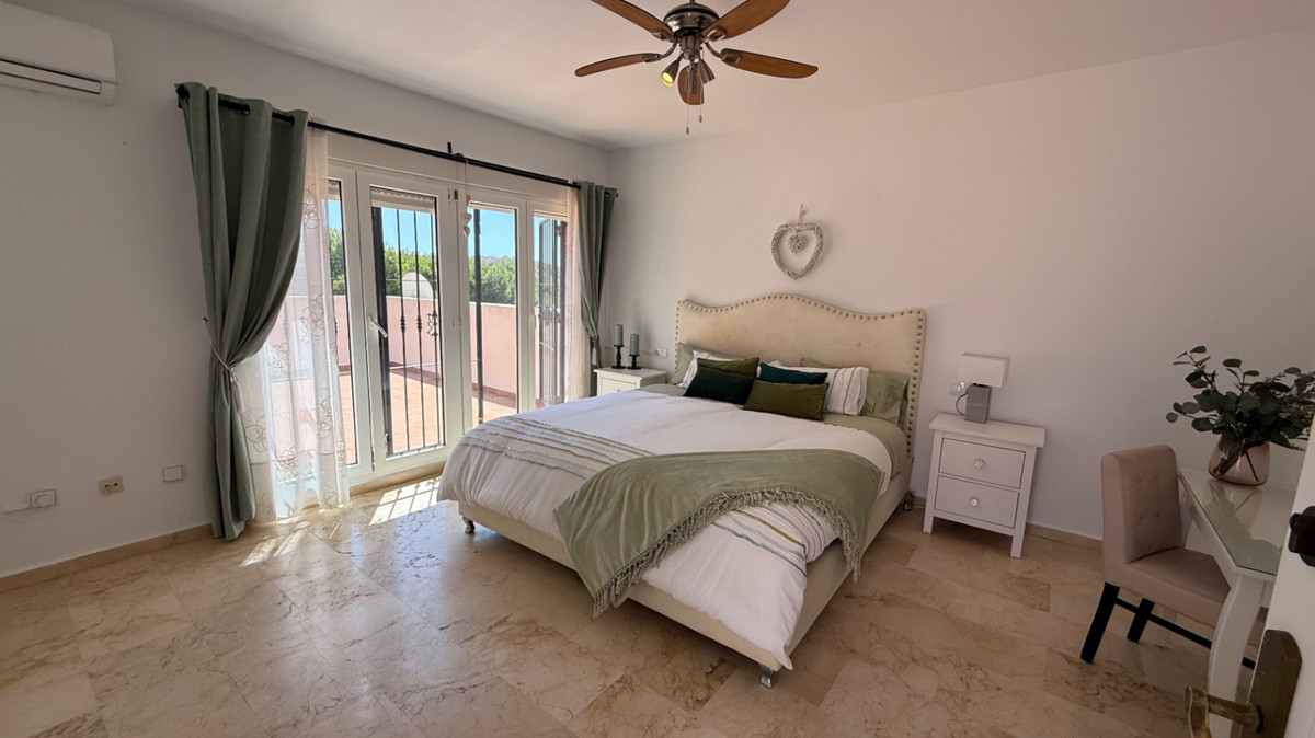 ShowFeedImage House – Detached Villa in Orihuela