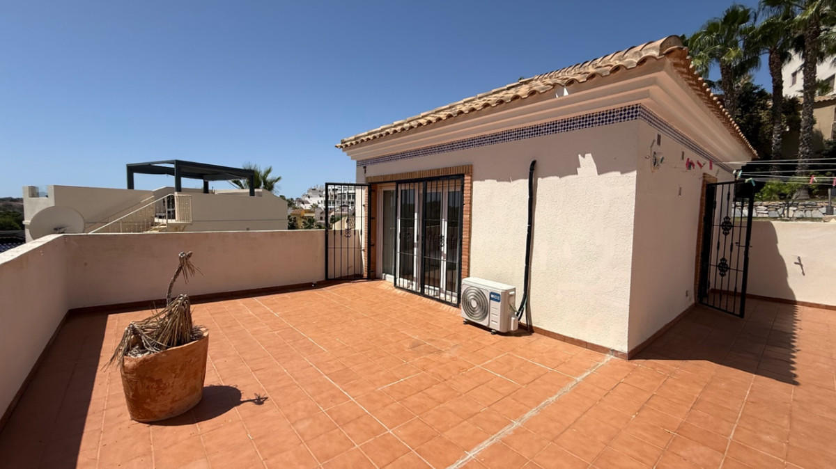 ShowFeedImage House – Detached Villa in Orihuela