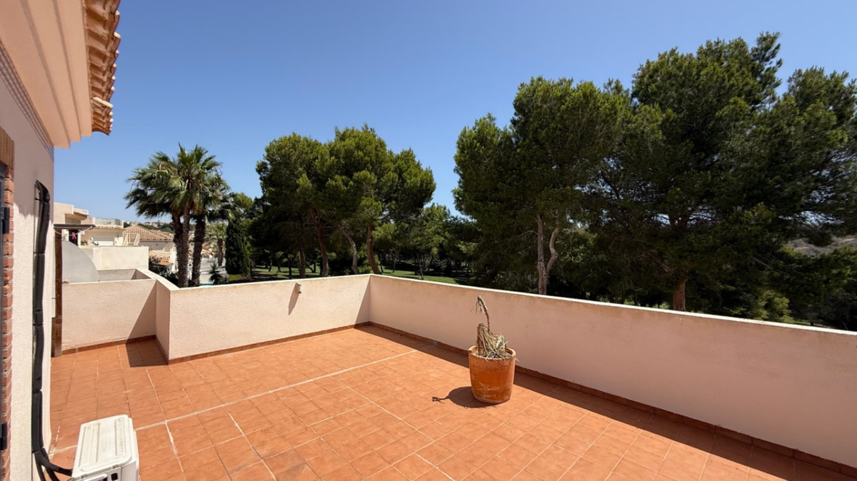 ShowFeedImage House – Detached Villa in Orihuela