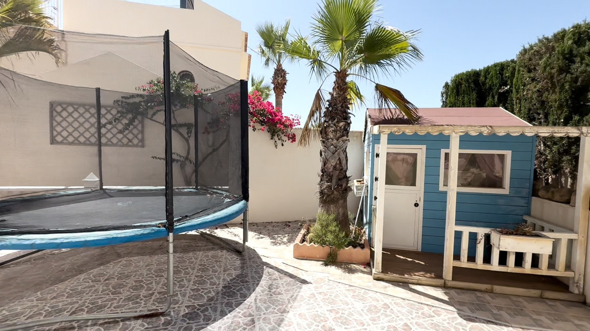 ShowFeedImage House – Detached Villa in Orihuela