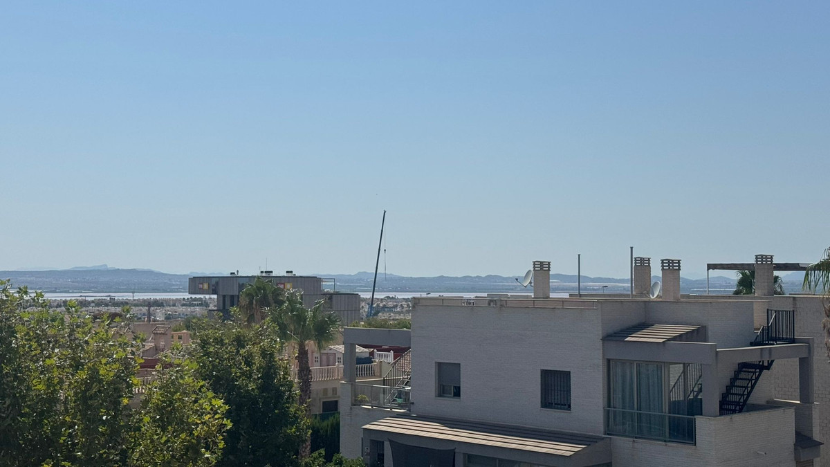 ShowFeedImage House – Townhouse in Torrevieja