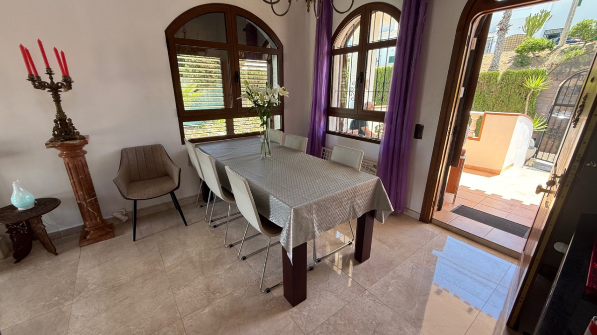 ShowFeedImage House – Detached Villa in Orihuela