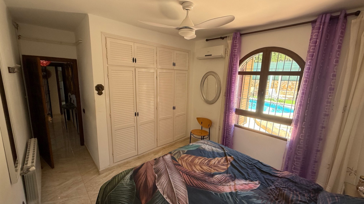 ShowFeedImage House – Detached Villa in Orihuela