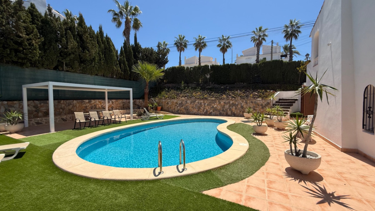 ShowFeedImage House – Detached Villa in Orihuela
