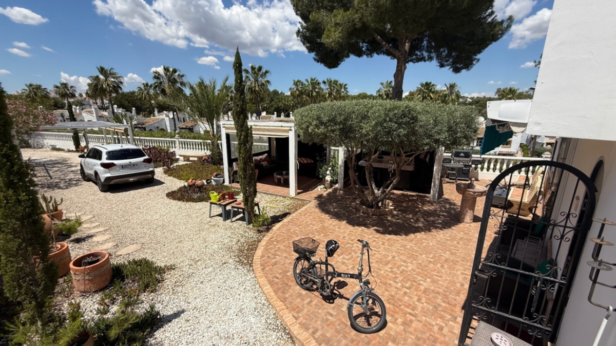 ShowFeedImage House – Detached Villa in Orihuela