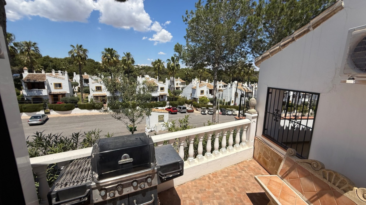 ShowFeedImage House – Detached Villa in Orihuela