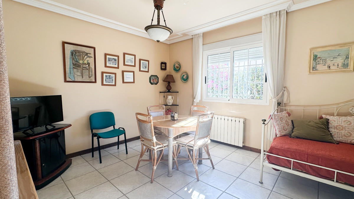 House – Detached Villa in Torrevieja