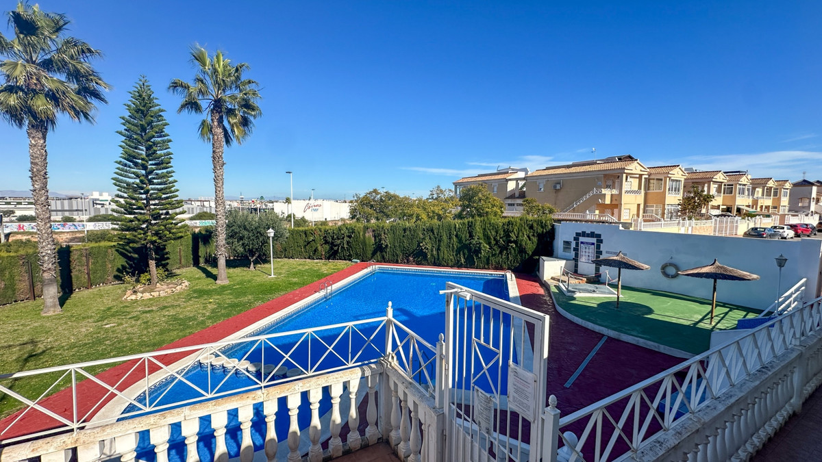 ShowFeedImage House – Bungalow in Torrevieja