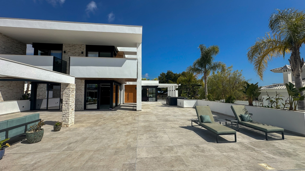 ShowFeedImage House – Detached Villa in Orihuela