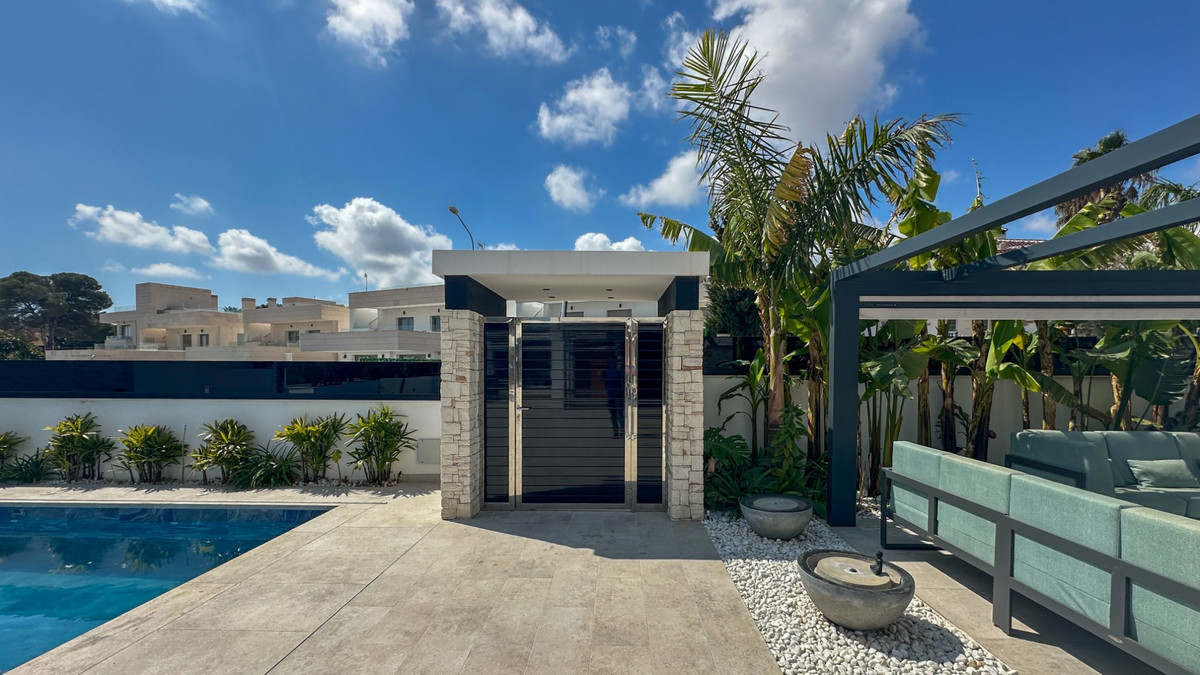 ShowFeedImage House – Detached Villa in Orihuela