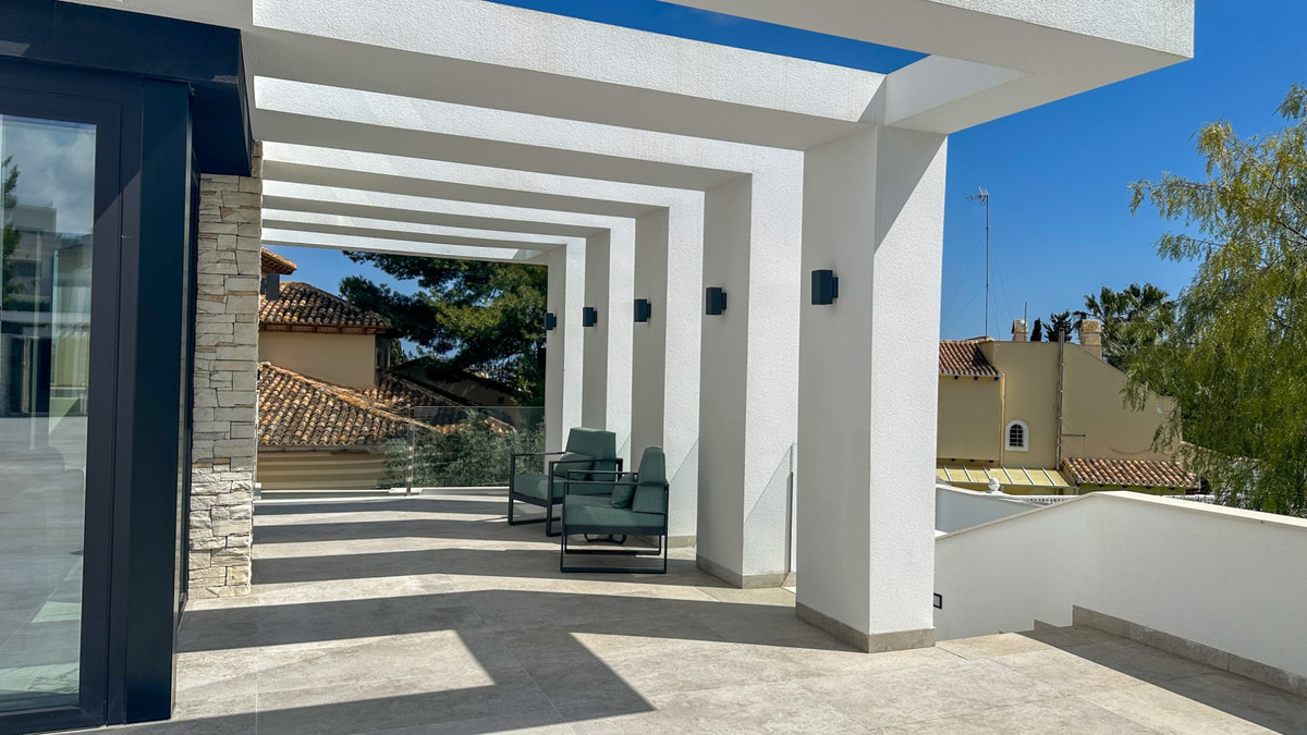 ShowFeedImage House – Detached Villa in Orihuela