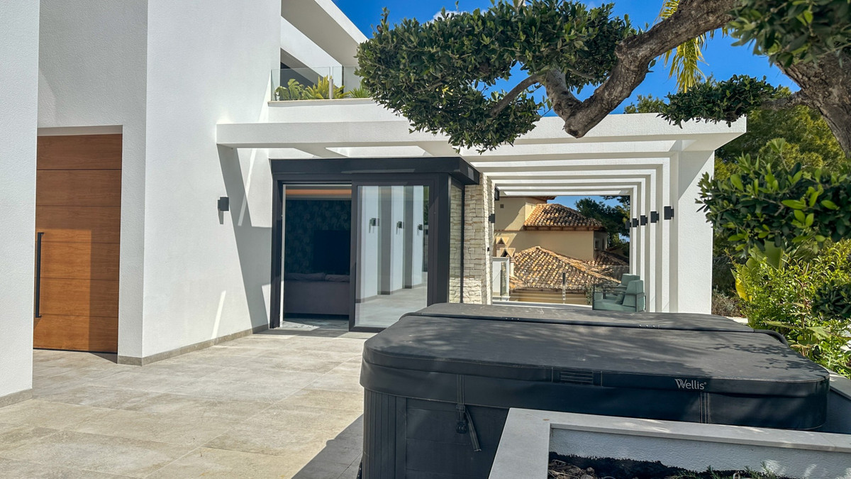 ShowFeedImage House – Detached Villa in Orihuela