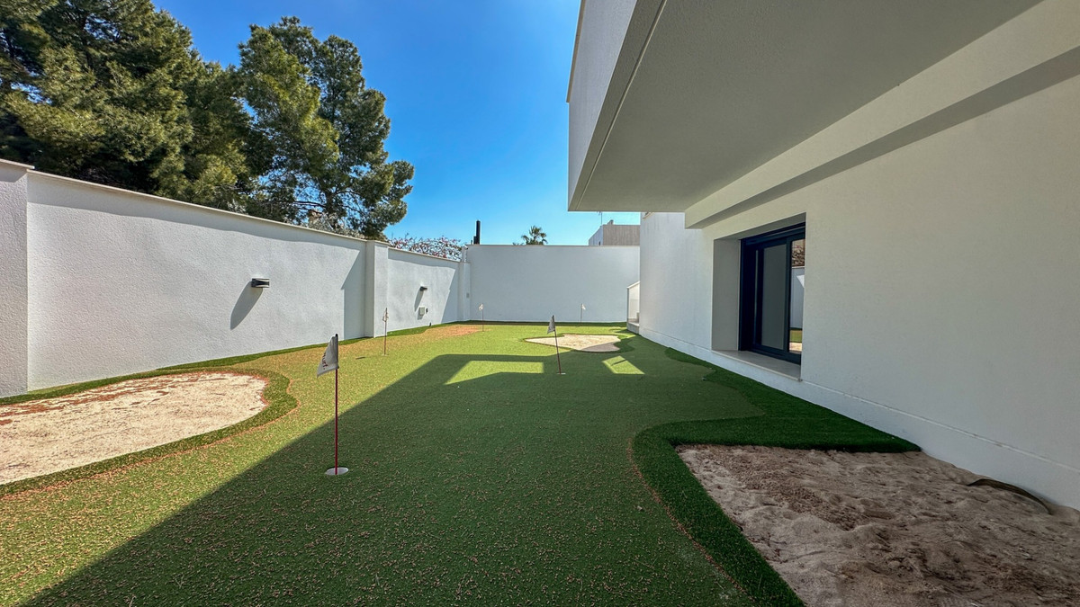 ShowFeedImage House – Detached Villa in Orihuela