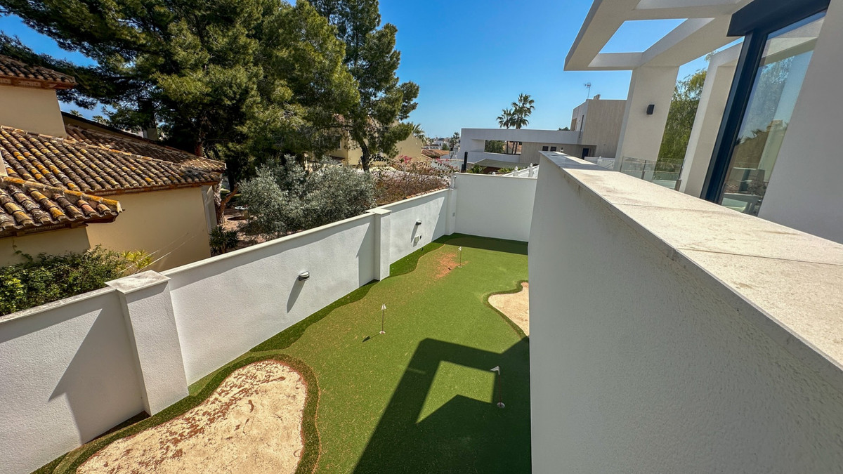 ShowFeedImage House – Detached Villa in Orihuela