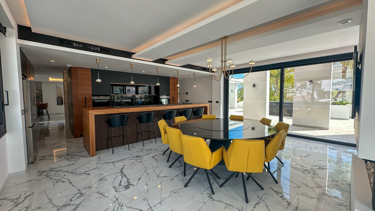 ShowFeedImage House – Detached Villa in Orihuela