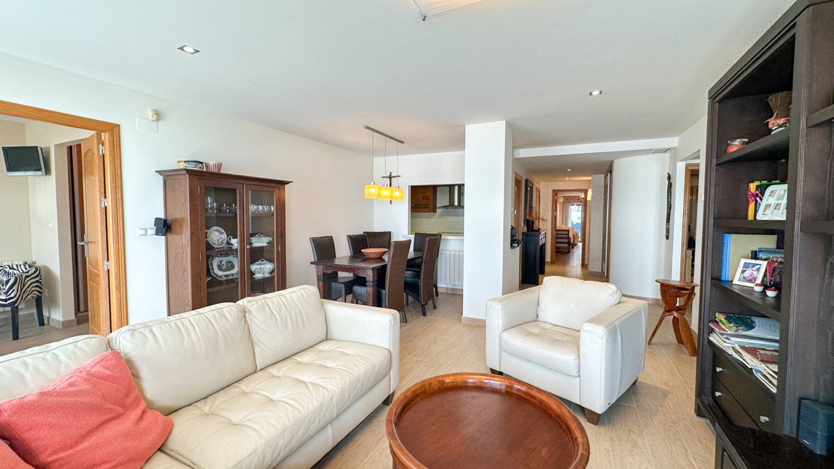 ShowFeedImage Apartment – Middle Floor Apartment in Torrevieja