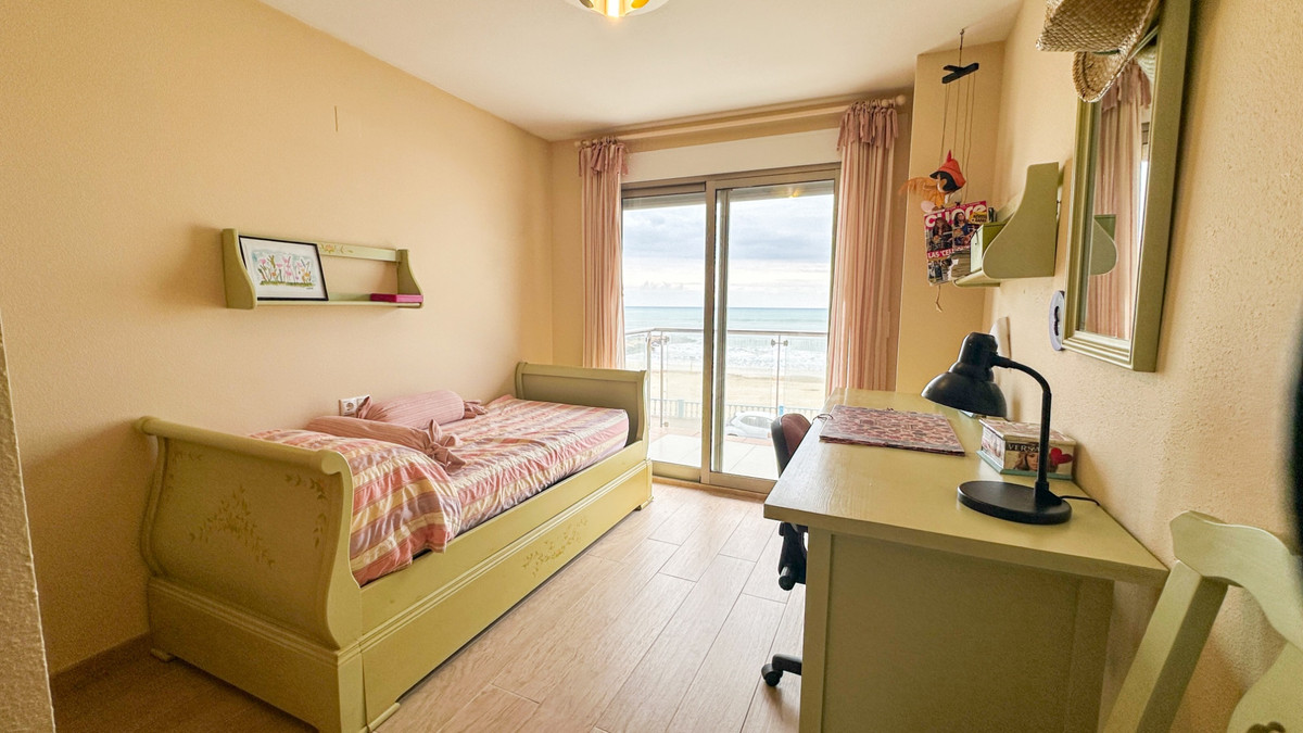 ShowFeedImage Apartment – Middle Floor Apartment in Torrevieja