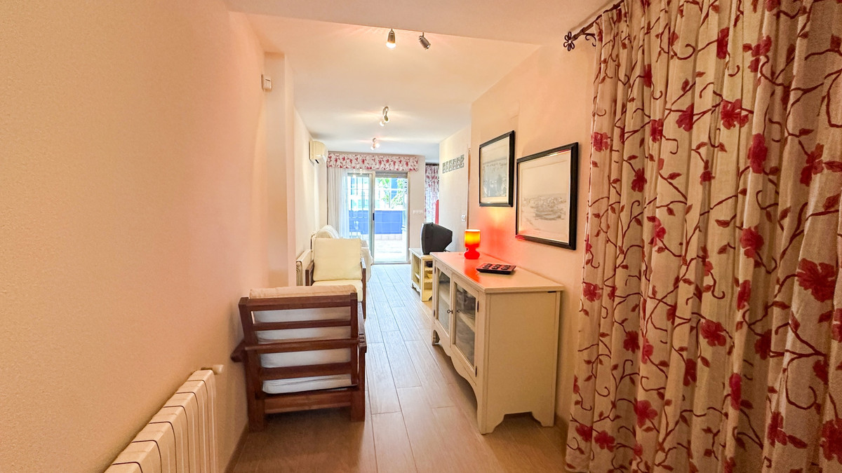 ShowFeedImage Apartment – Middle Floor Apartment in Torrevieja