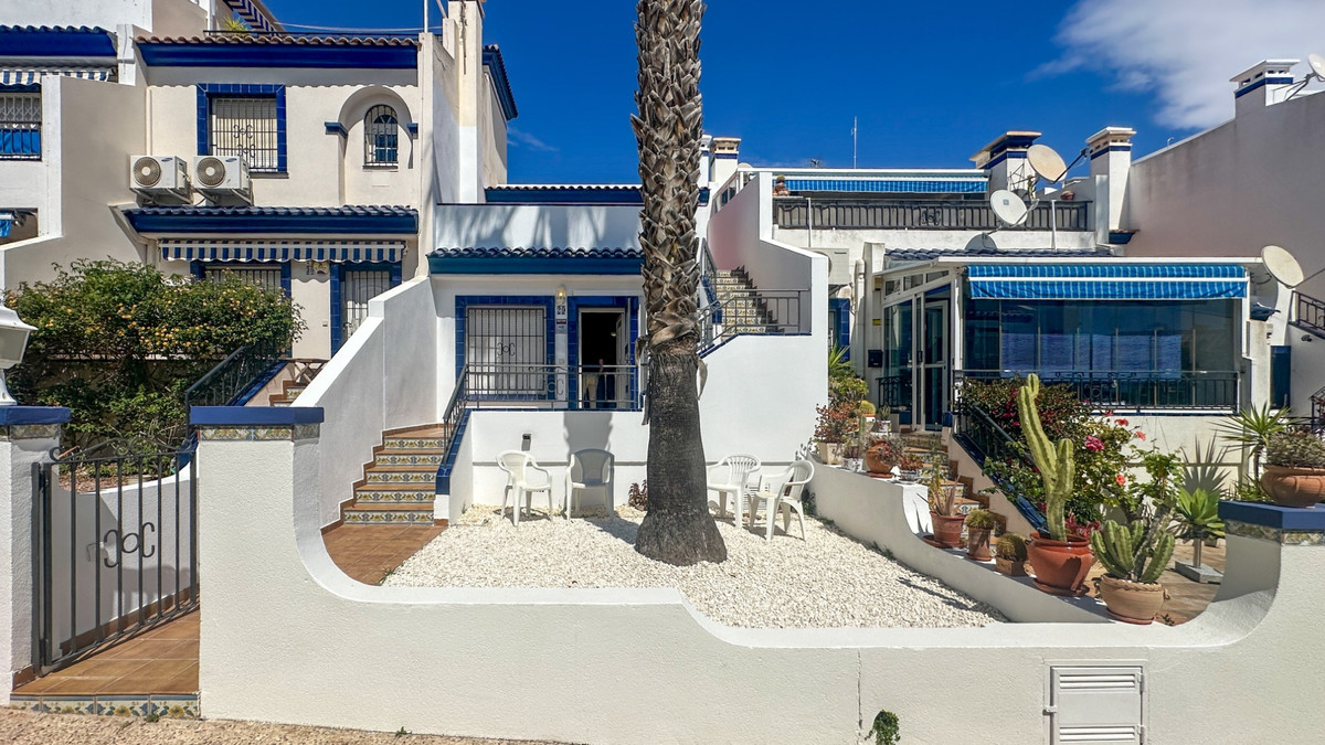 ShowFeedImage House – Townhouse in Orihuela
