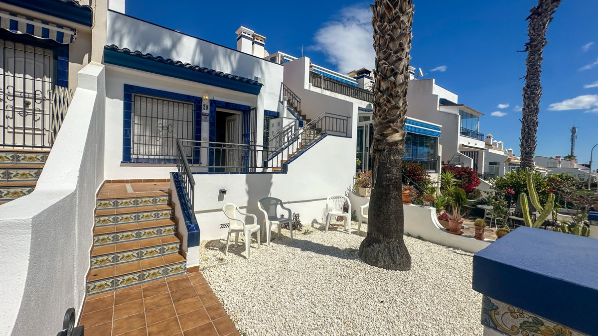 ShowFeedImage House – Townhouse in Orihuela