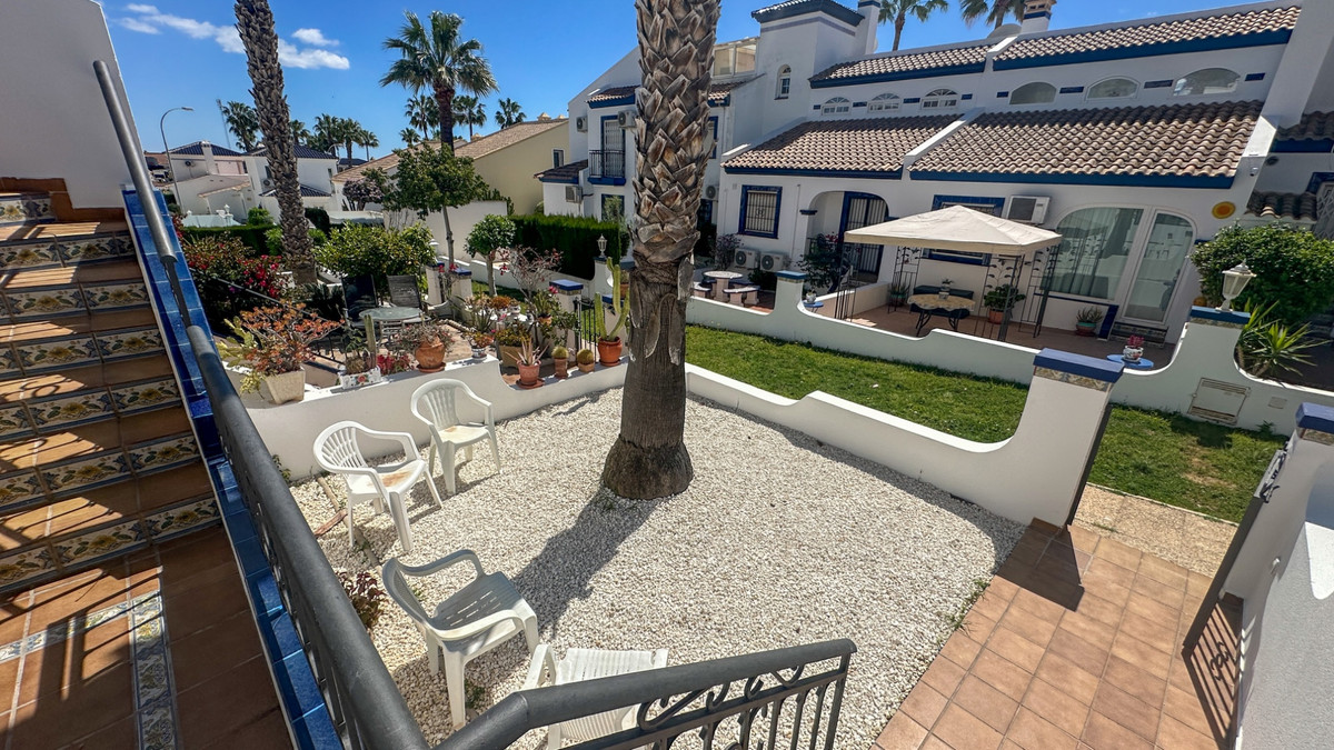 ShowFeedImage House – Townhouse in Orihuela